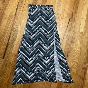 Maxi patterned skirt with slit